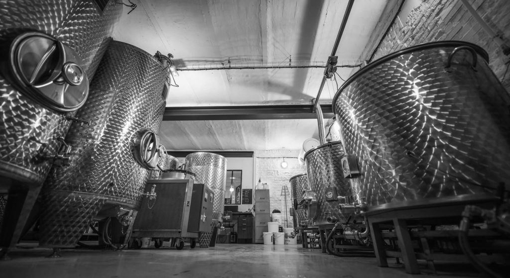 Les cuves de fermentation de la Brasserie de Mai